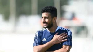 محمد شريف يحتاج دعم الجماهير لمواجهة تذبذب مستواه، وفقًا لأيمن أشرف